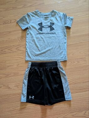Under Armour Gray and Black Boys' Athletic Set